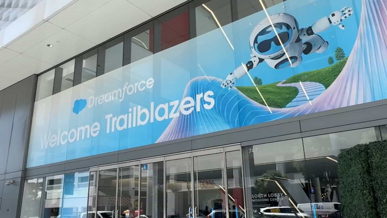 Dreamforce draws 43,000+ amid AI debate