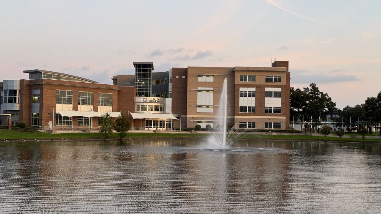 Florida Board to review AI rules for colleges