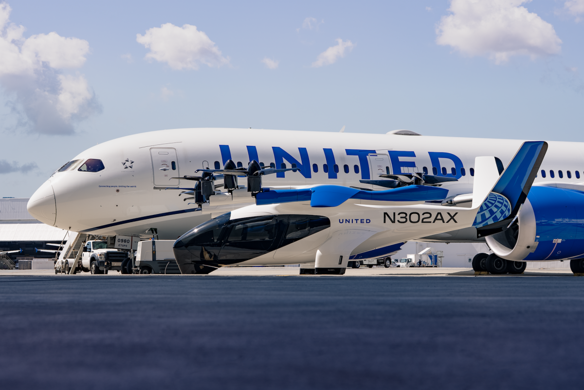 FAA unveils $875M AI air-traffic program