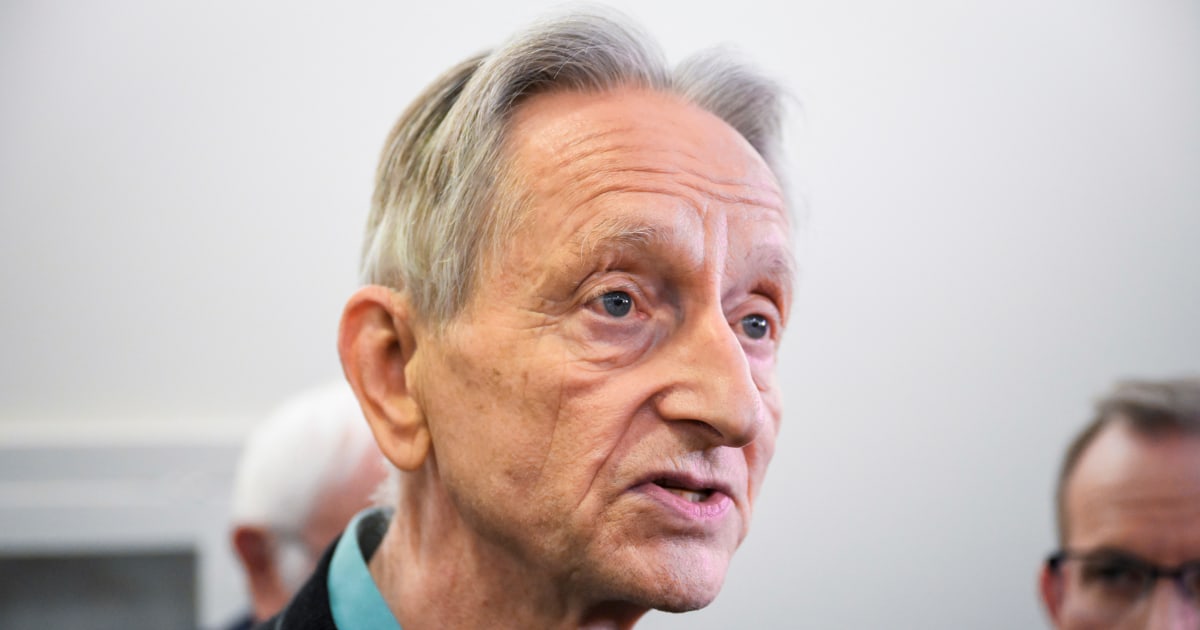 Geoffrey Hinton: Congress has about a year to regulate AI