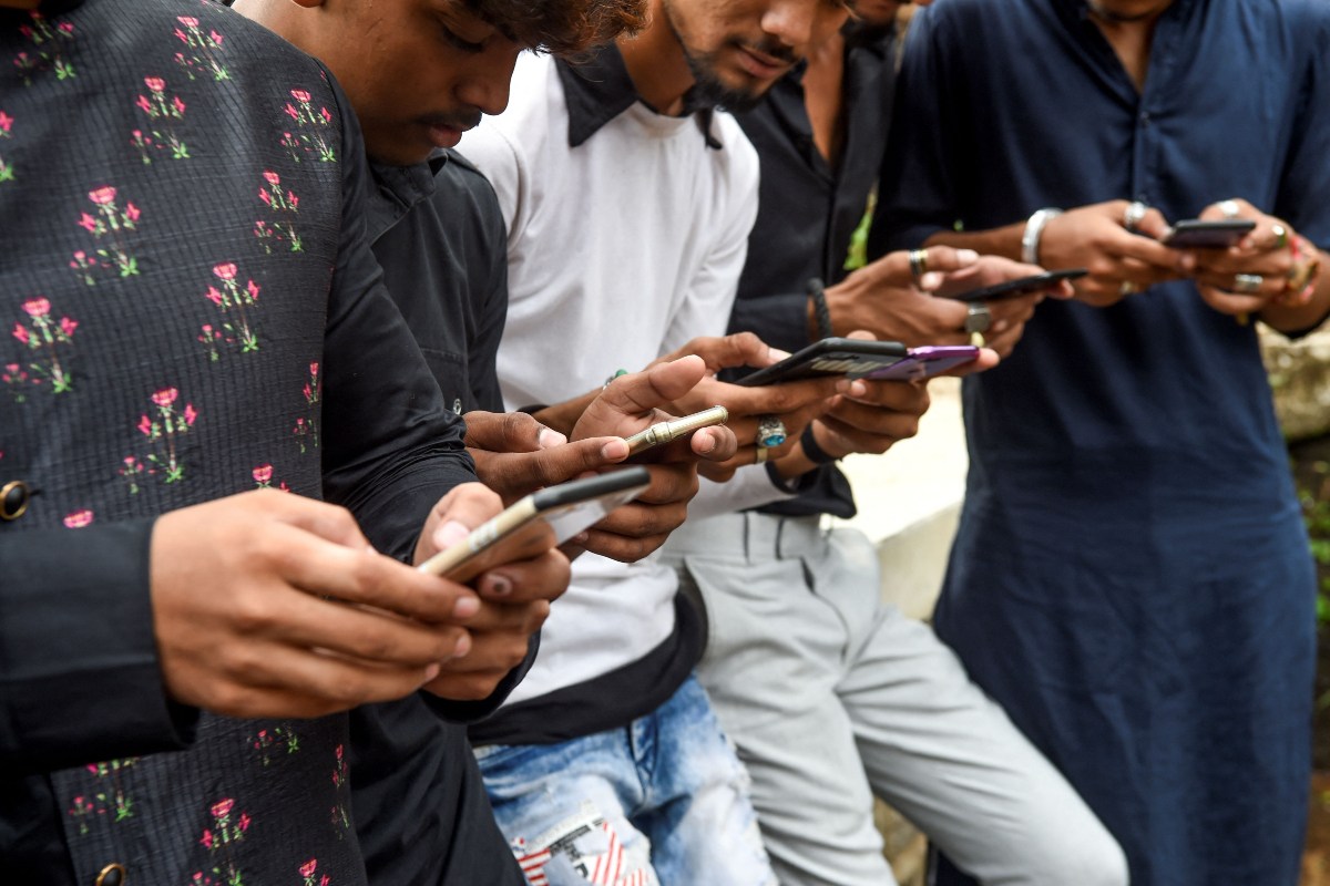 India forces caller-ID apps to share spam reports with telcos