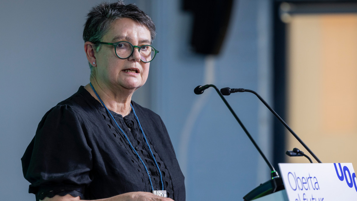 Economist Diane Coyle: AI Will Ultimately Benefit the General Public