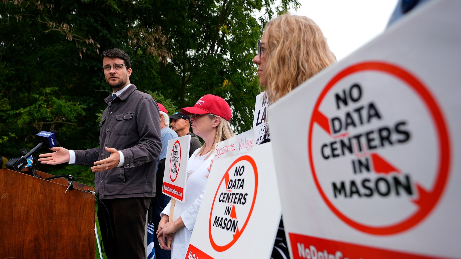AI fears fuel progressive Democrat's campaign in Michigan