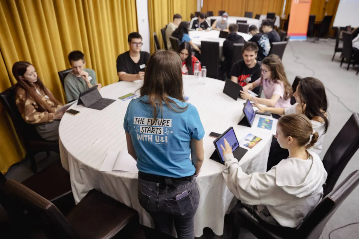 From Romania to Italy: governing the algorithm in the classroom