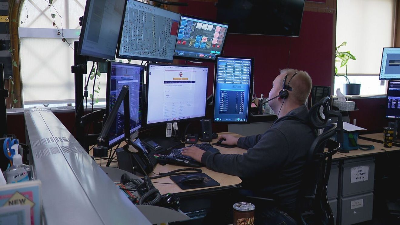 US 911 centers turn to AI, weigh risks