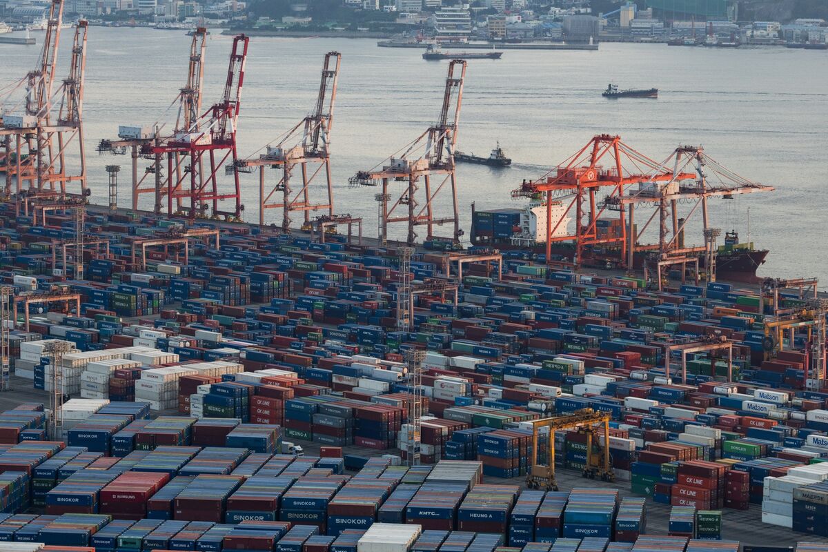 South Korea Monthly Exports Hit Record on Chip Boom