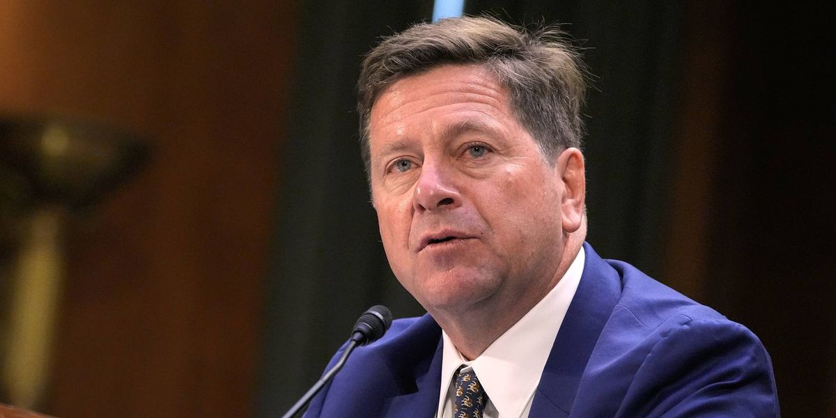 Trump names Jay Clayton to lead new federal AI task force
