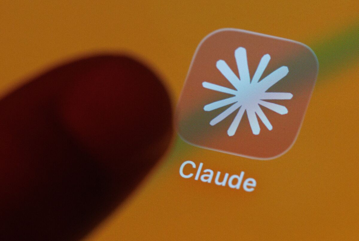 研究：Claude与ChatGPT购物建议因财富而异