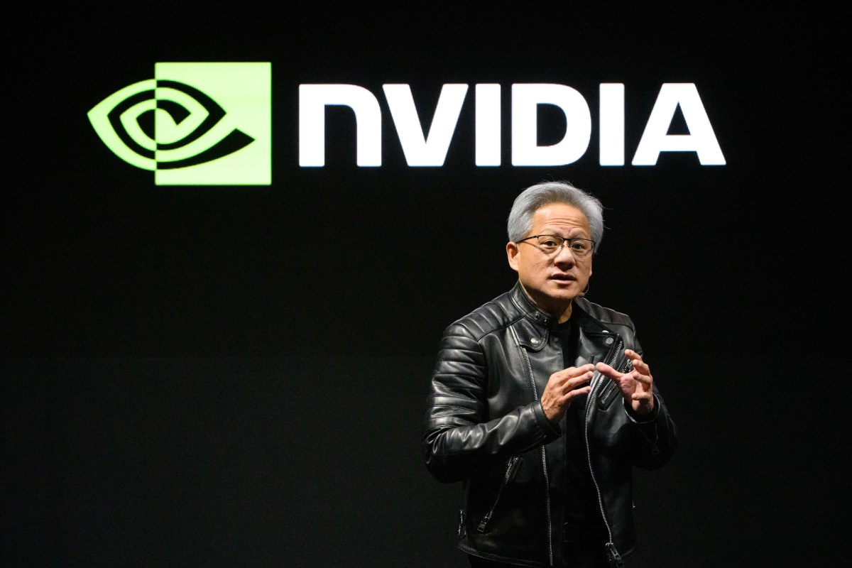 英伟达推出面向企业与PC的开放智能体模型