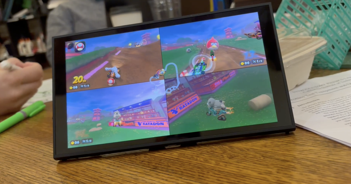 Switch 2 jailbroken with an old game and AI