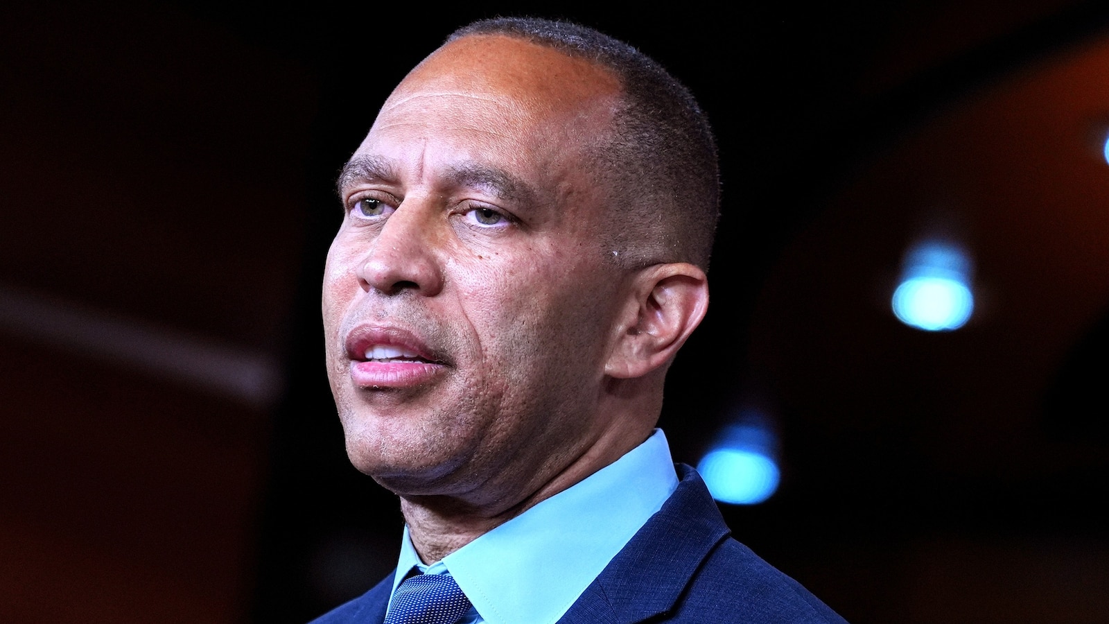 Jeffries urges urgent action on AI